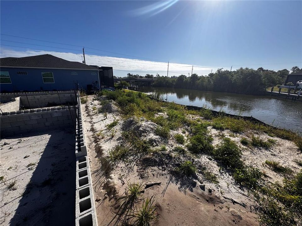 На продажу: $239,000 (0.23 acres)