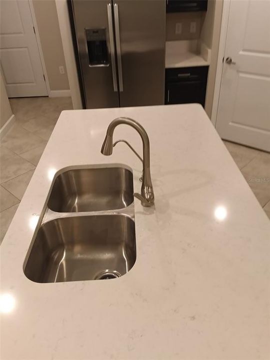 En Venta: $284,990 (2 camas, 2 baños, 1747 Pies cuadrados)