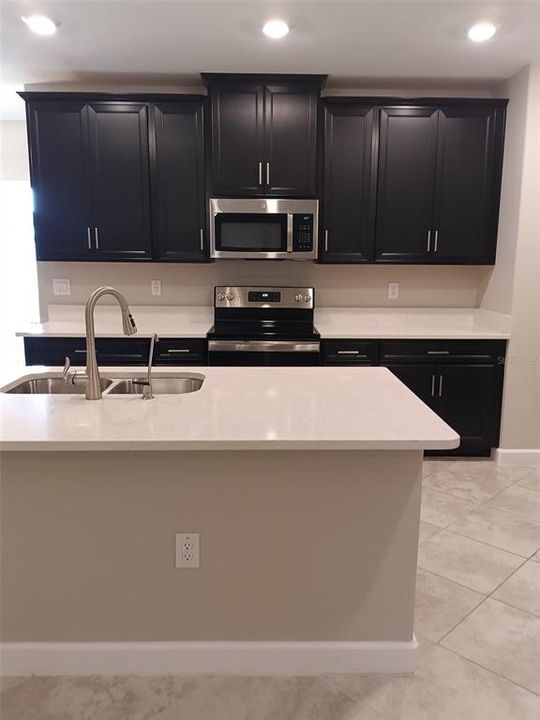 En Venta: $284,990 (2 camas, 2 baños, 1747 Pies cuadrados)