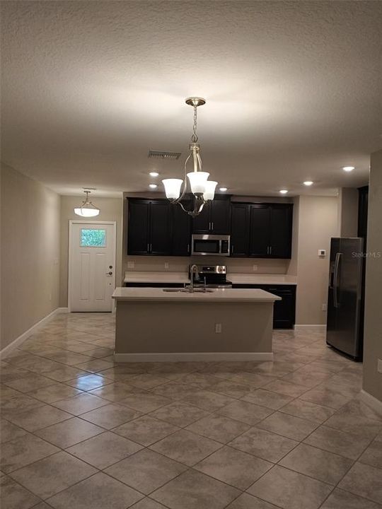 En Venta: $284,990 (2 camas, 2 baños, 1747 Pies cuadrados)