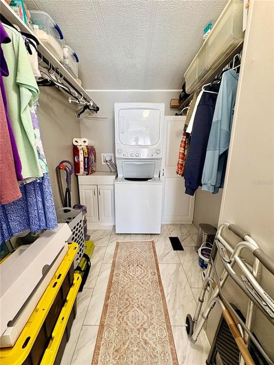 For Sale: $154,900 (2 beds, 2 baths, 960 Square Feet)