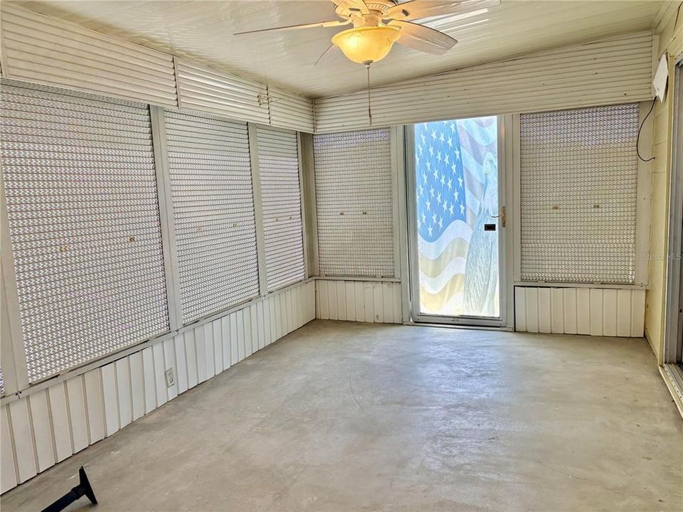 For Sale: $154,900 (2 beds, 2 baths, 960 Square Feet)