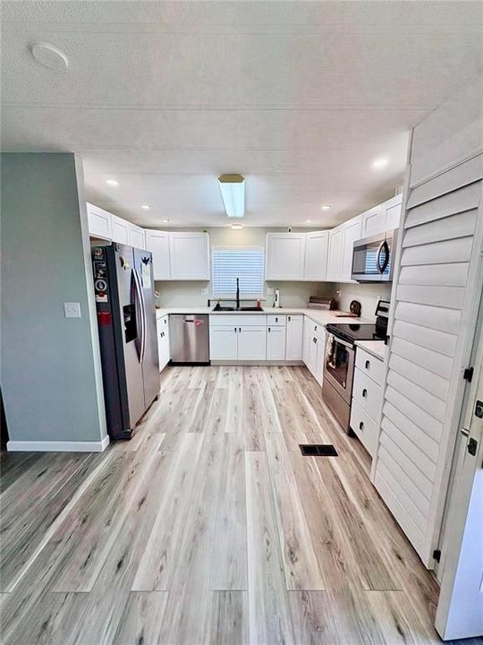 For Sale: $154,900 (2 beds, 2 baths, 960 Square Feet)