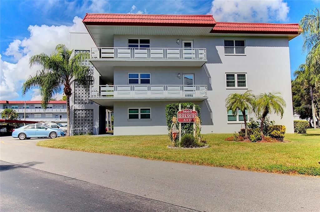 En Venta: $86,000 (1 camas, 1 baños, 1055 Pies cuadrados)