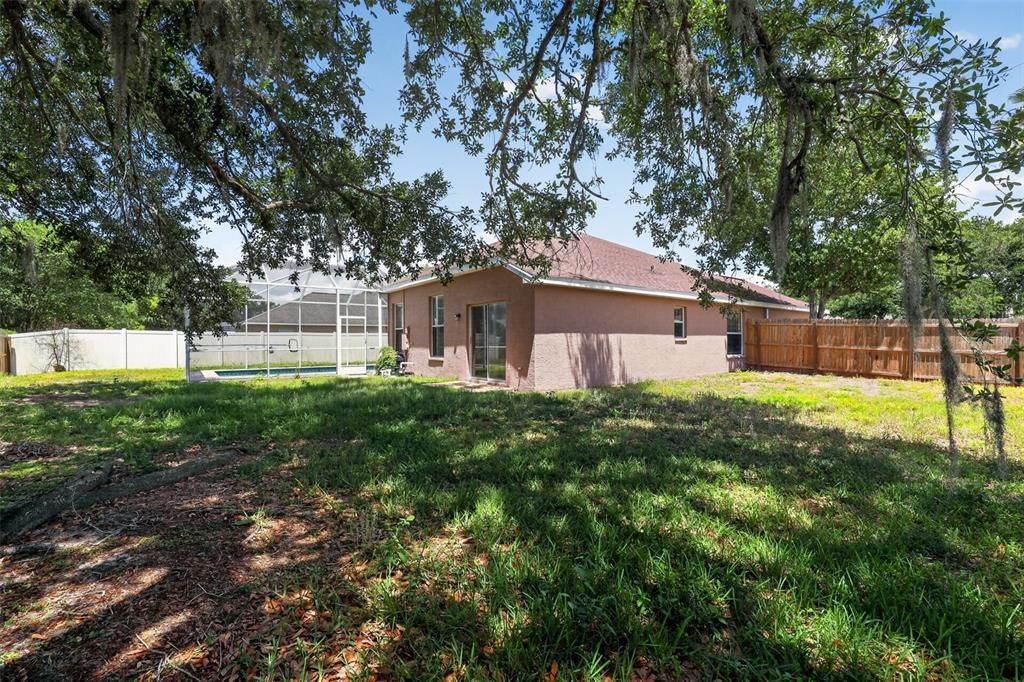 Activo con contrato: $325,000 (4 camas, 2 baños, 1850 Pies cuadrados)