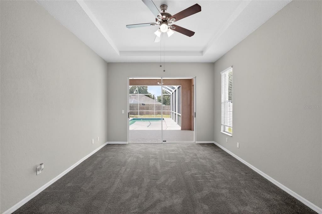 Activo con contrato: $325,000 (4 camas, 2 baños, 1850 Pies cuadrados)