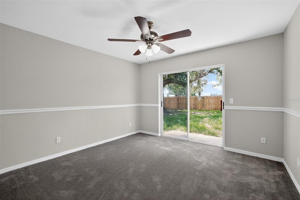 Activo con contrato: $325,000 (4 camas, 2 baños, 1850 Pies cuadrados)