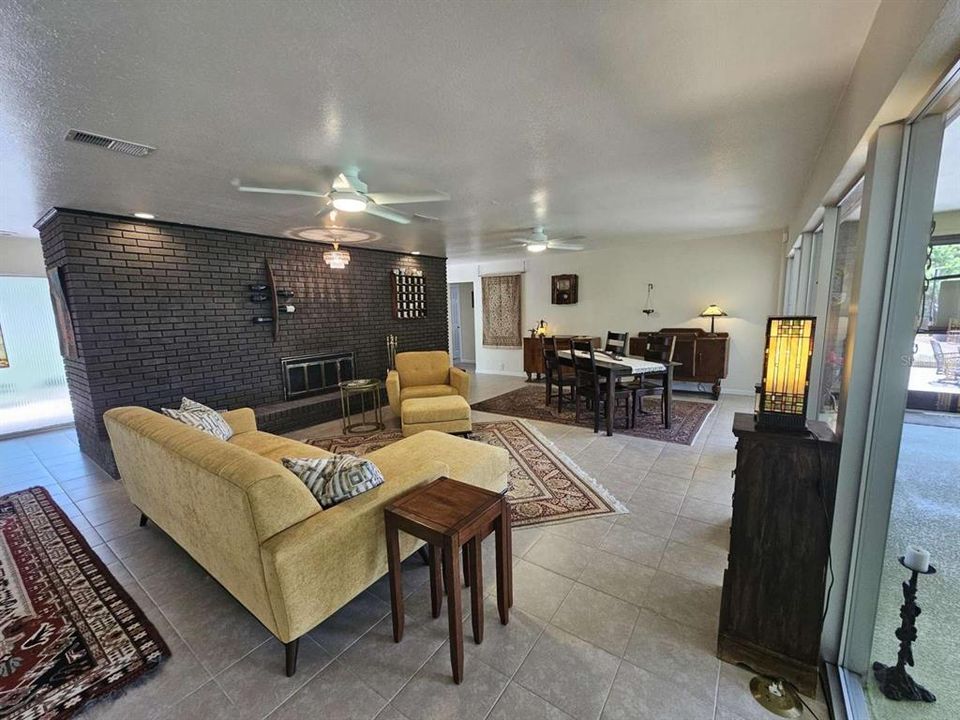 For Sale: $699,000 (2 beds, 2 baths, 2240 Square Feet)