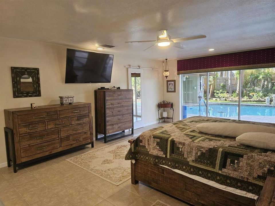 For Sale: $699,000 (2 beds, 2 baths, 2240 Square Feet)