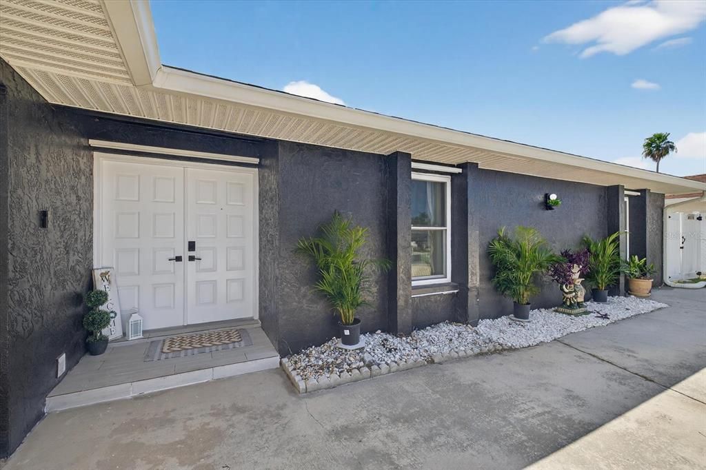 Activo con contrato: $598,995 (3 camas, 2 baños, 1686 Pies cuadrados)