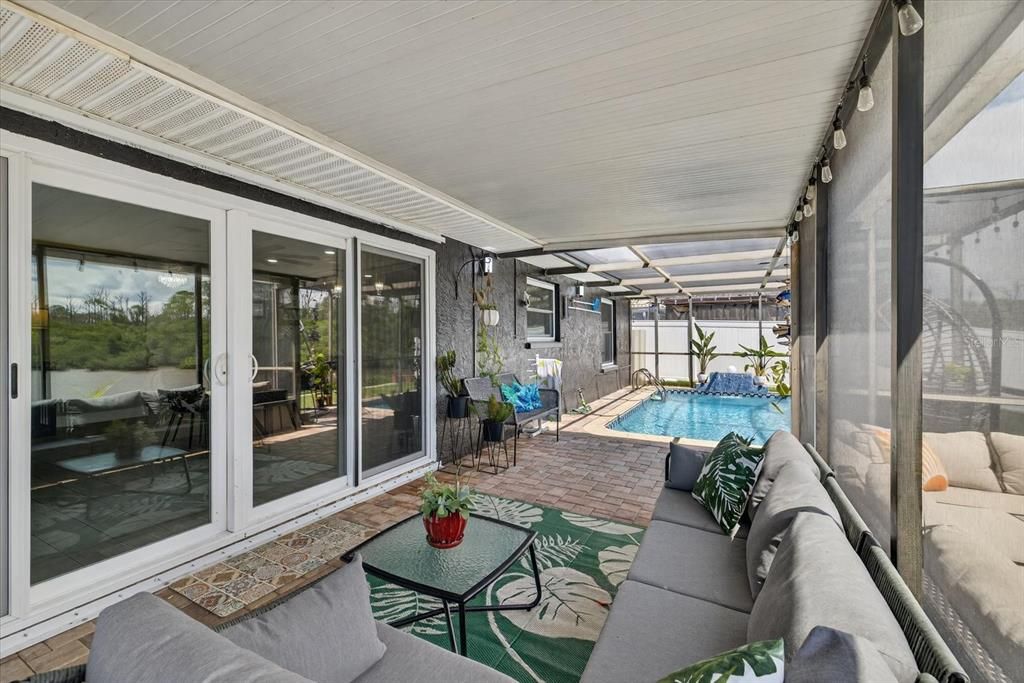 Activo con contrato: $598,995 (3 camas, 2 baños, 1686 Pies cuadrados)