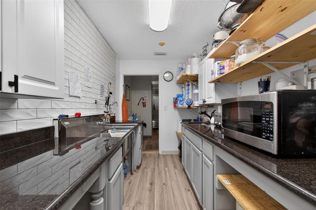 For Sale: $1,300,000 (0 beds, 0 baths, 5600 Square Feet)