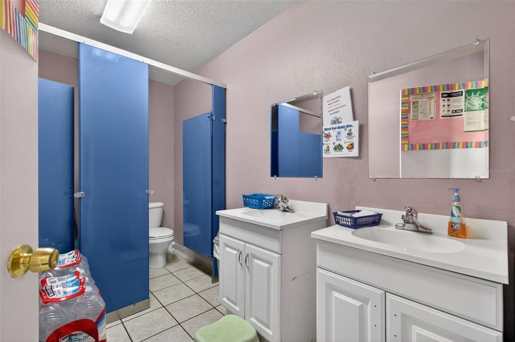 For Sale: $1,300,000 (0 beds, 0 baths, 5600 Square Feet)