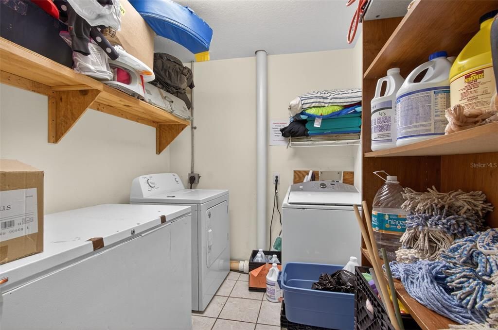 For Sale: $1,300,000 (0 beds, 0 baths, 5600 Square Feet)