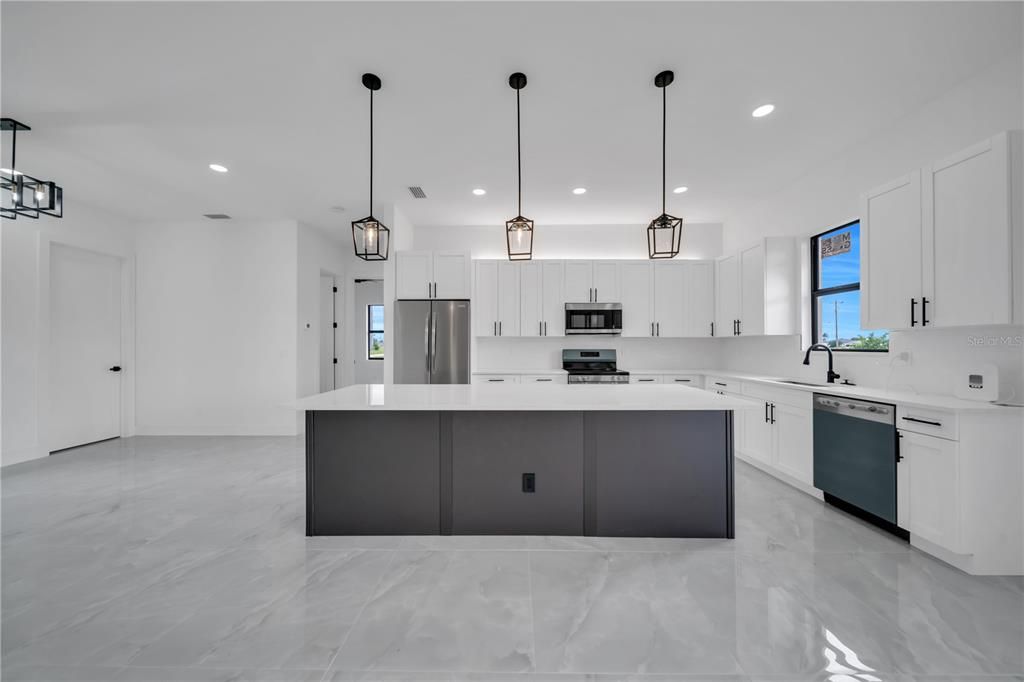 На продажу: $430,000 (4 спален, 3 ванн, 1778 Квадратных фут)