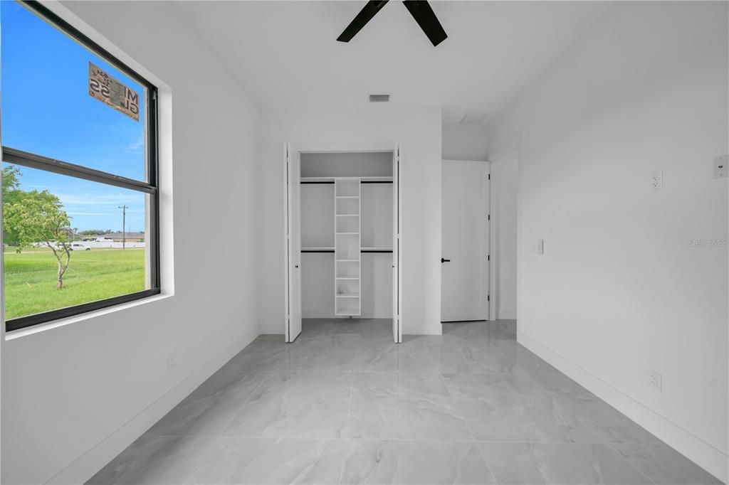 На продажу: $430,000 (4 спален, 3 ванн, 1778 Квадратных фут)