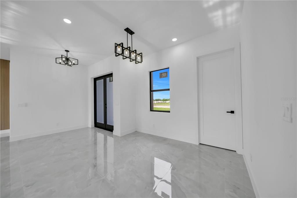 На продажу: $430,000 (4 спален, 3 ванн, 1778 Квадратных фут)