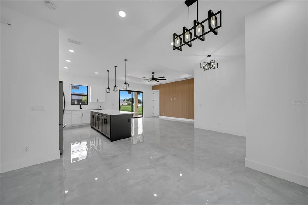 На продажу: $430,000 (4 спален, 3 ванн, 1778 Квадратных фут)