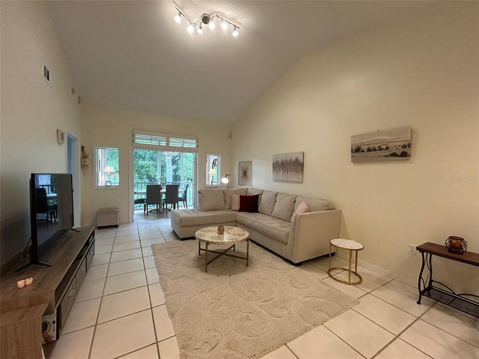 В аренду: $3,500 (2 спален, 2 ванн, 1117 Квадратных фут)
