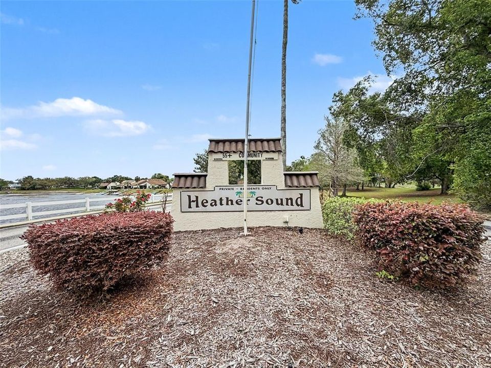 合同活跃: $188,888 (2 贝兹, 2 浴室, 1316 平方英尺)