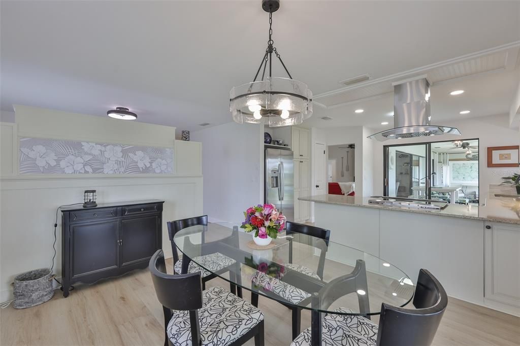 Activo con contrato: $434,500 (2 camas, 2 baños, 2185 Pies cuadrados)