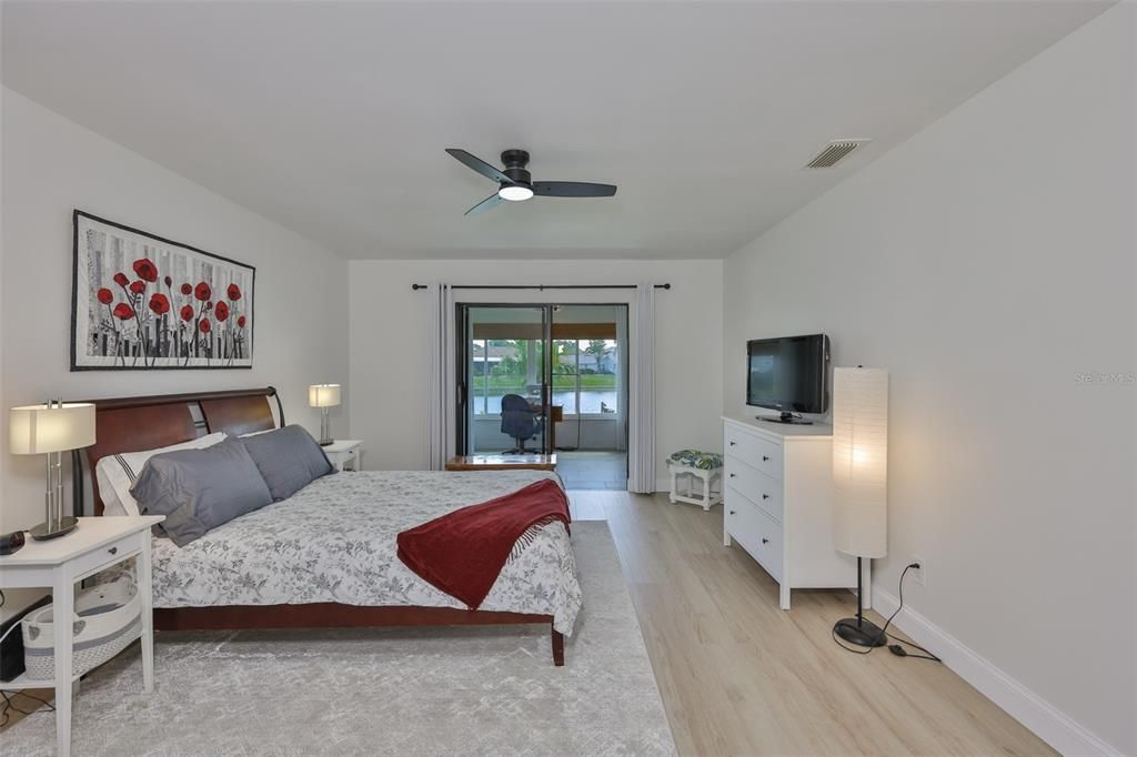 Activo con contrato: $434,500 (2 camas, 2 baños, 2185 Pies cuadrados)