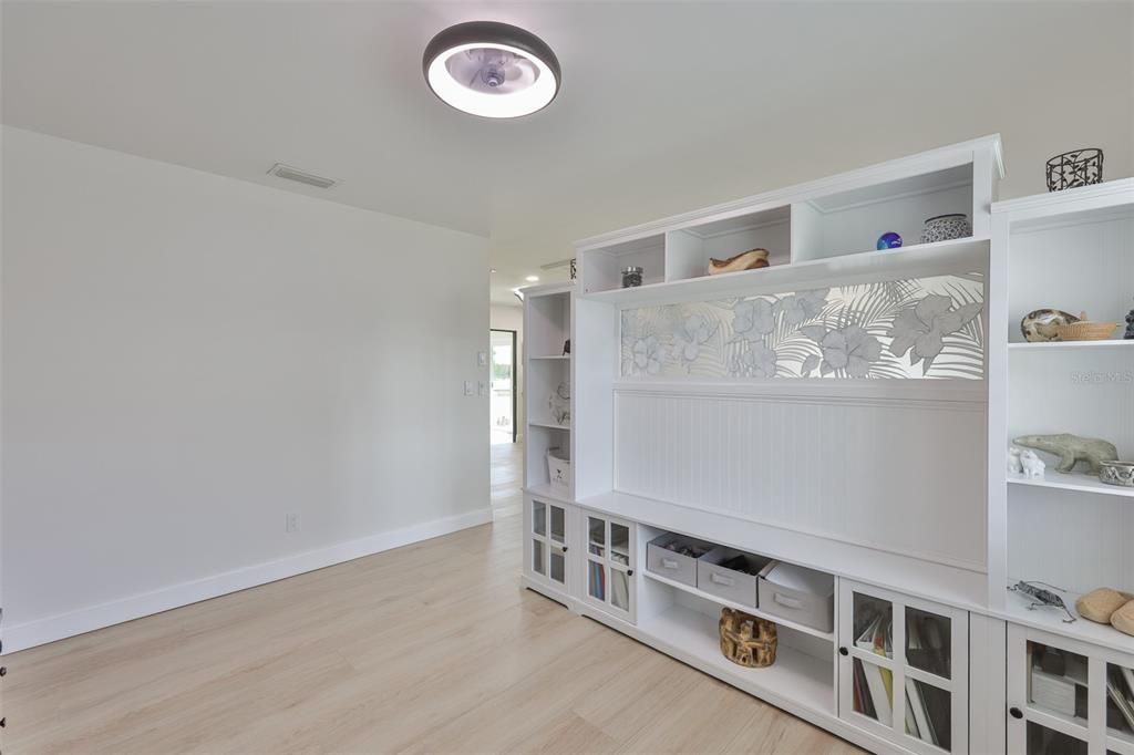 Activo con contrato: $434,500 (2 camas, 2 baños, 2185 Pies cuadrados)
