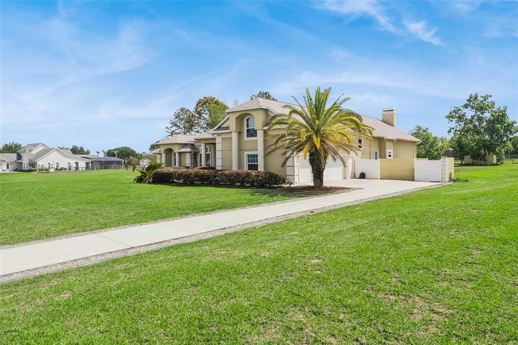 For Sale: $1,250,000 (4 beds, 3 baths, 4532 Square Feet)