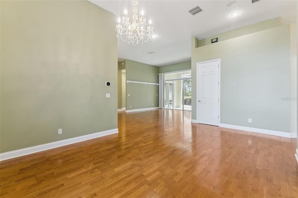 For Sale: $1,250,000 (4 beds, 3 baths, 4532 Square Feet)