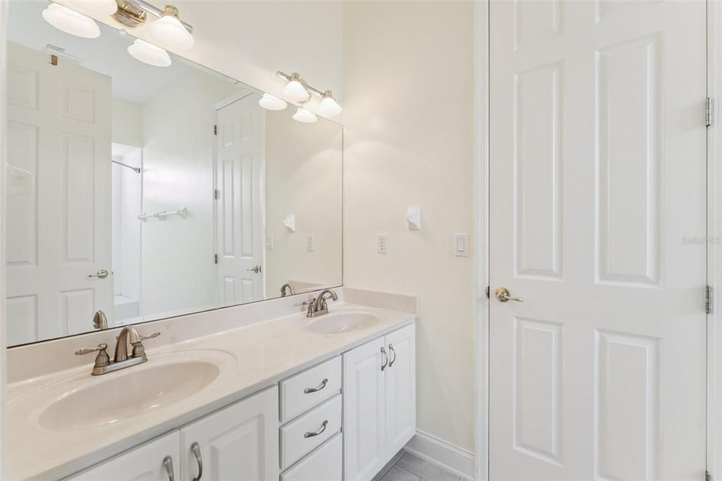 For Sale: $1,250,000 (4 beds, 3 baths, 4532 Square Feet)