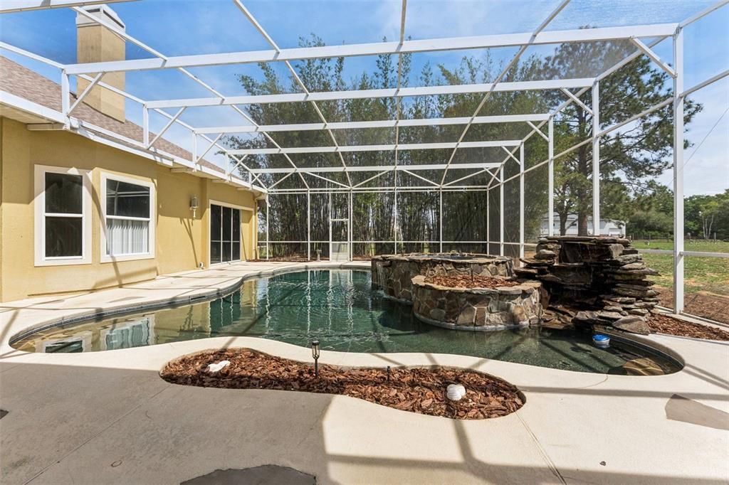 For Sale: $1,250,000 (4 beds, 3 baths, 4532 Square Feet)