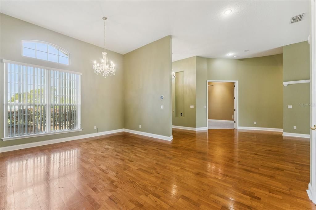 For Sale: $1,250,000 (4 beds, 3 baths, 4532 Square Feet)