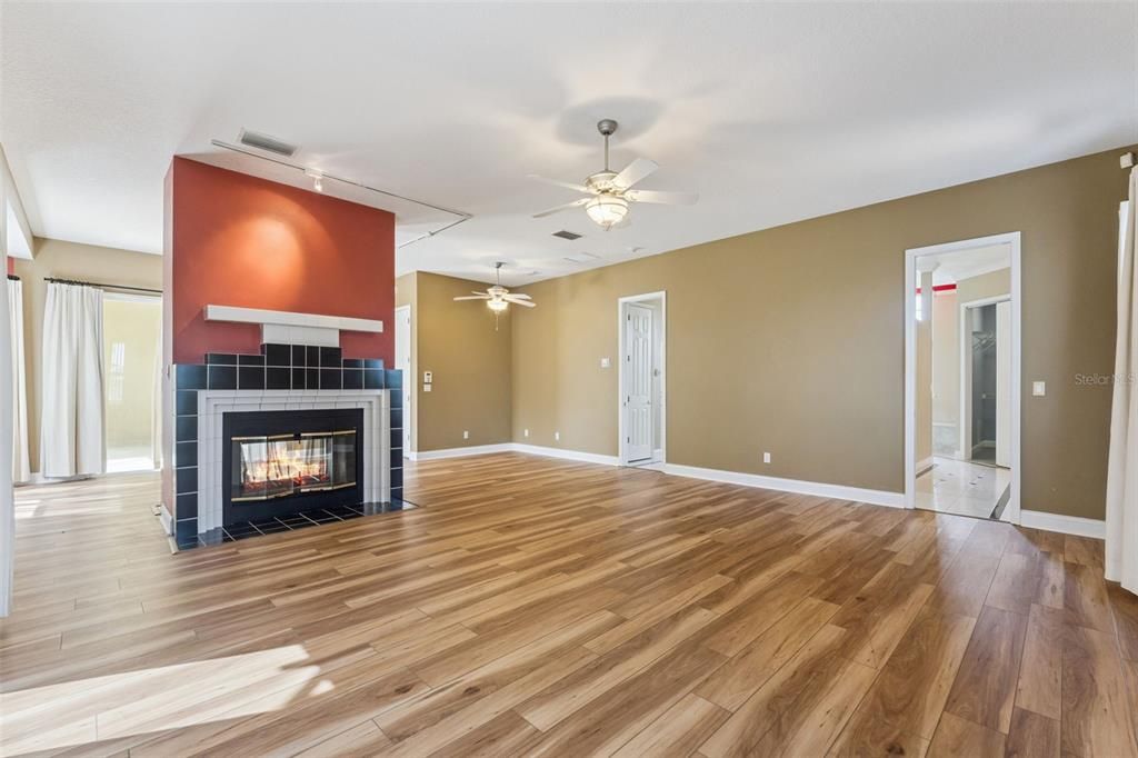 For Sale: $1,250,000 (4 beds, 3 baths, 4532 Square Feet)