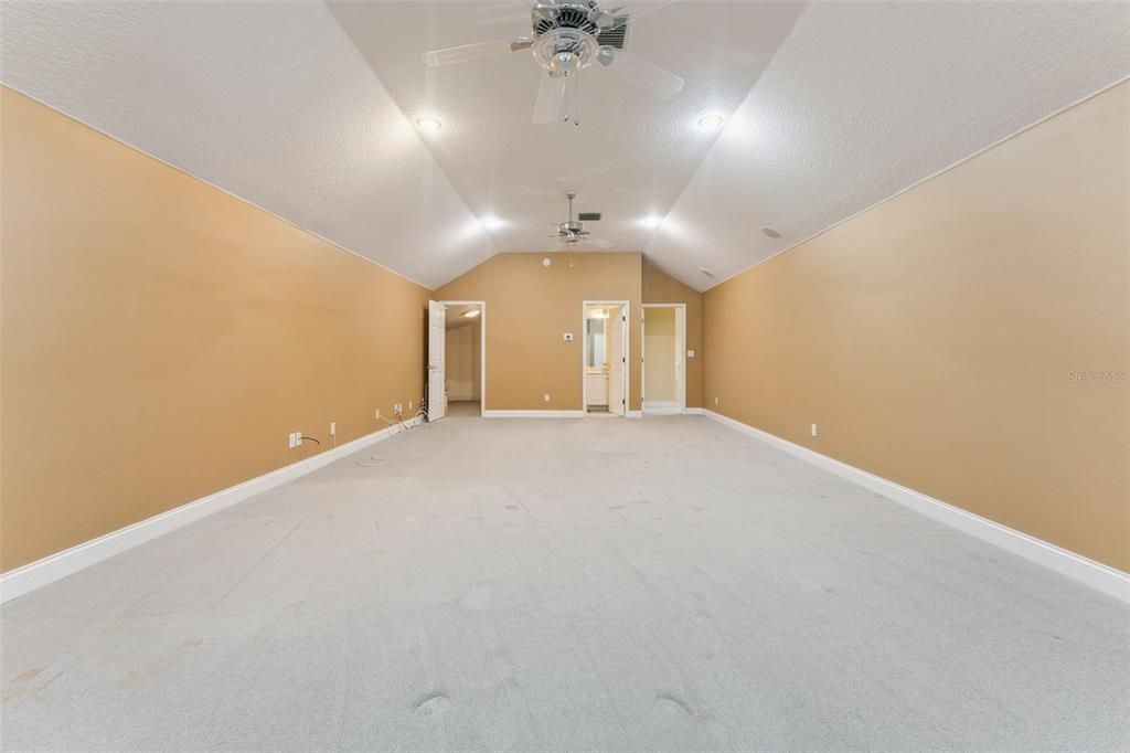 For Sale: $1,250,000 (4 beds, 3 baths, 4532 Square Feet)