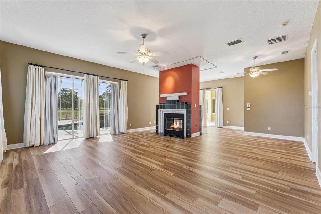 For Sale: $1,250,000 (4 beds, 3 baths, 4532 Square Feet)
