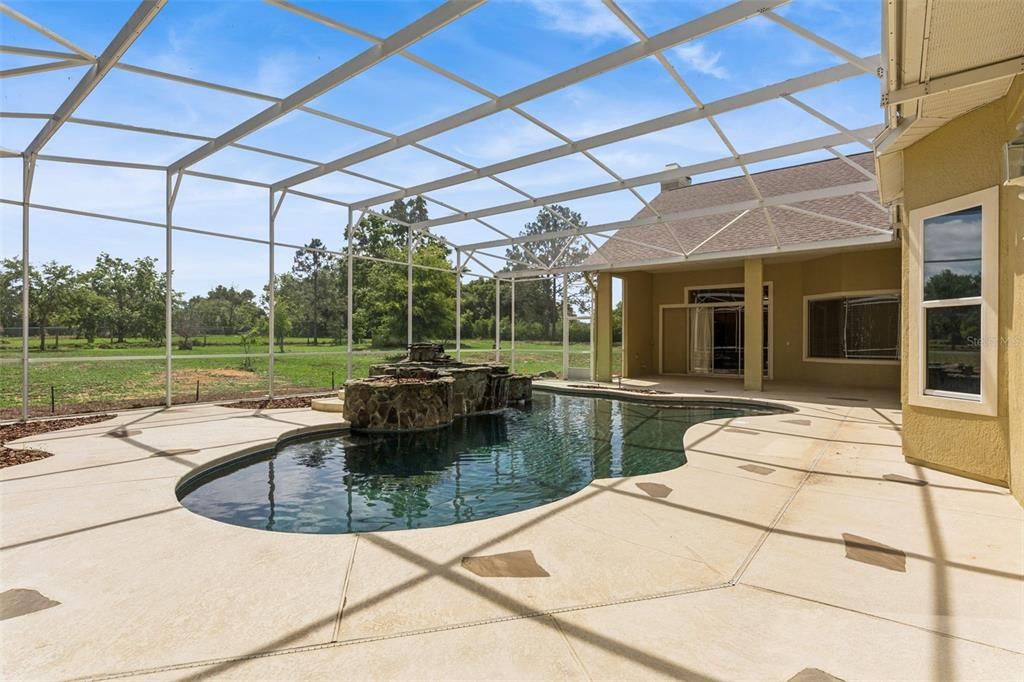 For Sale: $1,250,000 (4 beds, 3 baths, 4532 Square Feet)