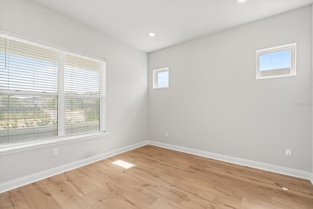 For Sale: $580,000 (4 beds, 3 baths, 3109 Square Feet)
