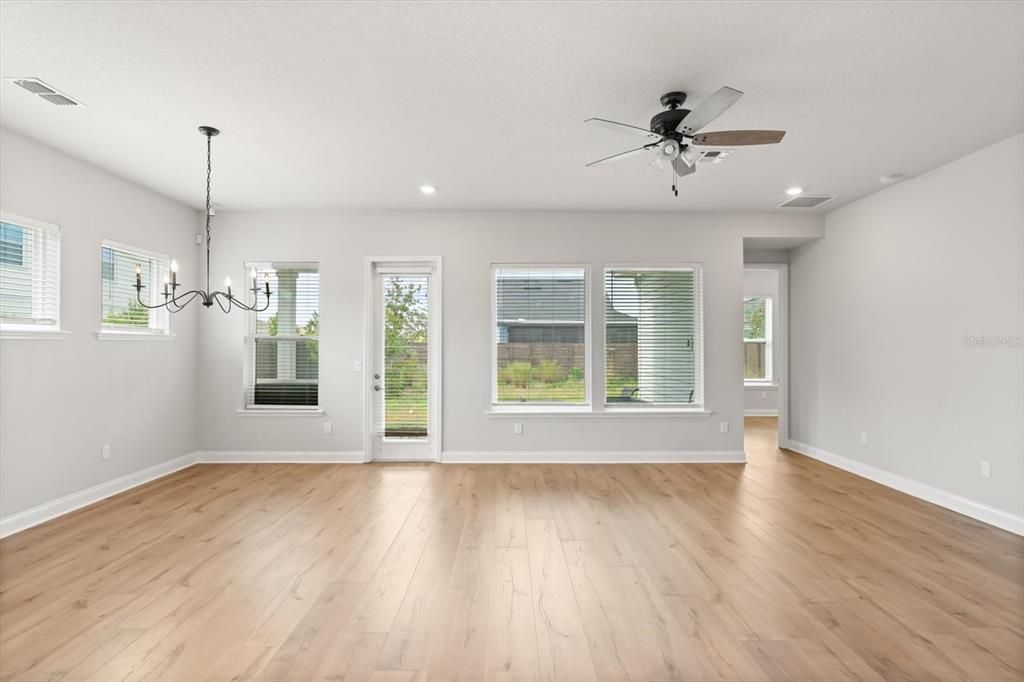 For Sale: $580,000 (4 beds, 3 baths, 3109 Square Feet)