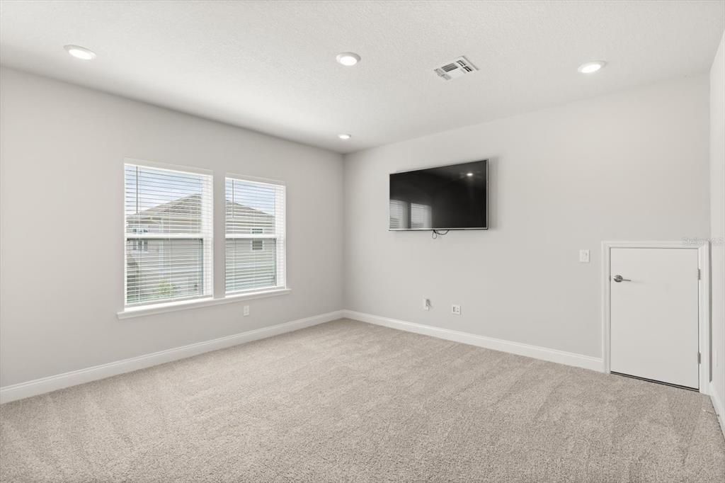 For Sale: $580,000 (4 beds, 3 baths, 3109 Square Feet)