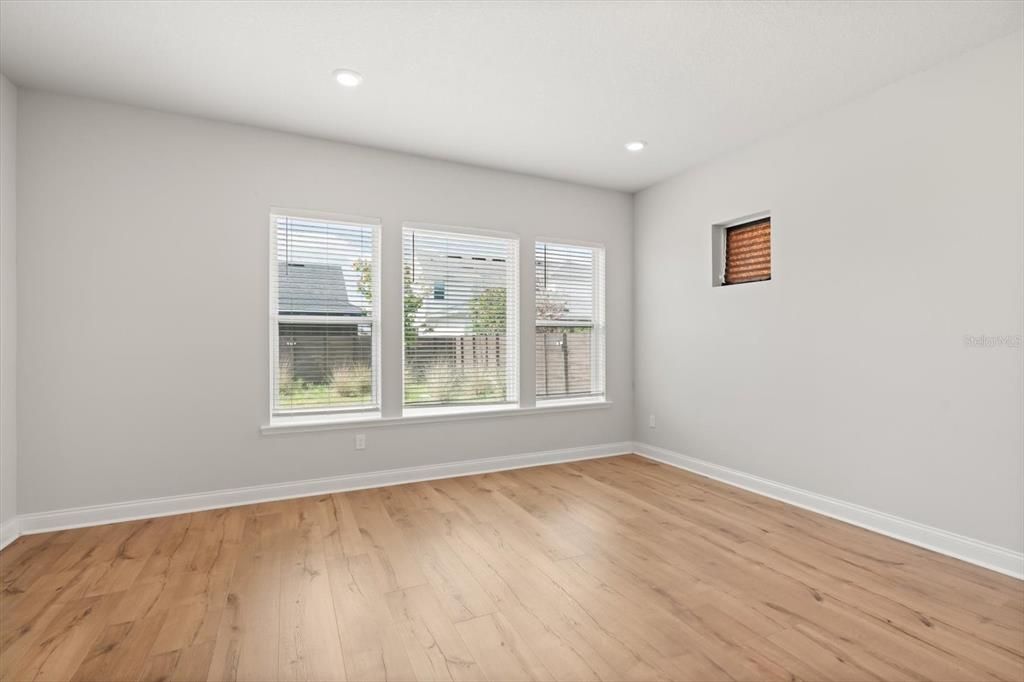 For Sale: $580,000 (4 beds, 3 baths, 3109 Square Feet)