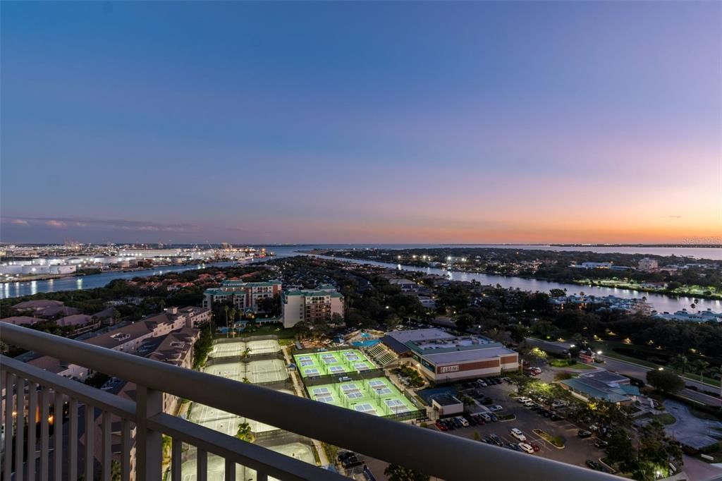 En Venta: $3,995,000 (3 camas, 4 baños, 3980 Pies cuadrados)