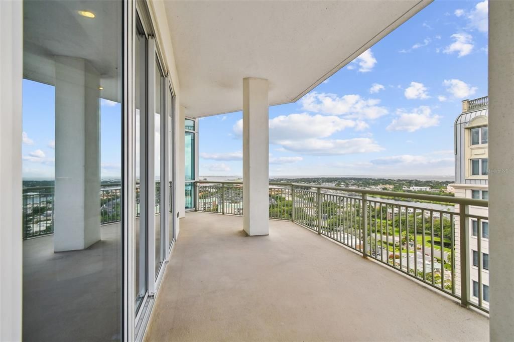 En Venta: $3,995,000 (3 camas, 4 baños, 3980 Pies cuadrados)