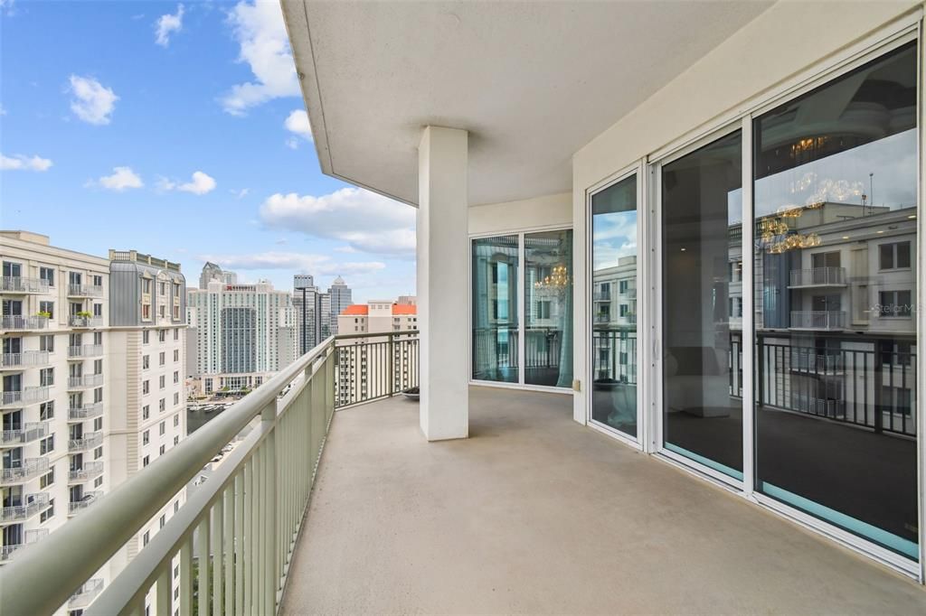 En Venta: $3,995,000 (3 camas, 4 baños, 3980 Pies cuadrados)