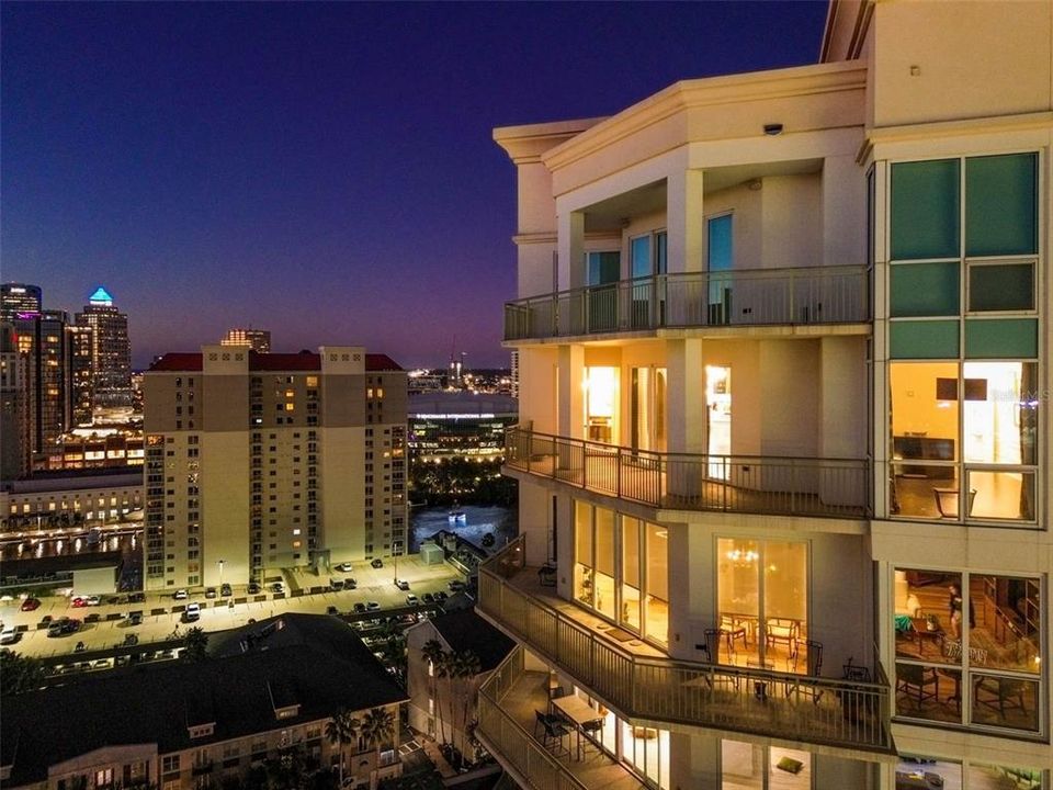En Venta: $3,995,000 (3 camas, 4 baños, 3980 Pies cuadrados)