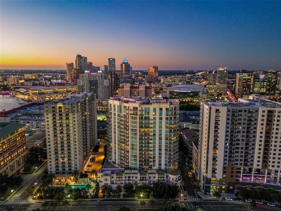 En Venta: $3,995,000 (3 camas, 4 baños, 3980 Pies cuadrados)