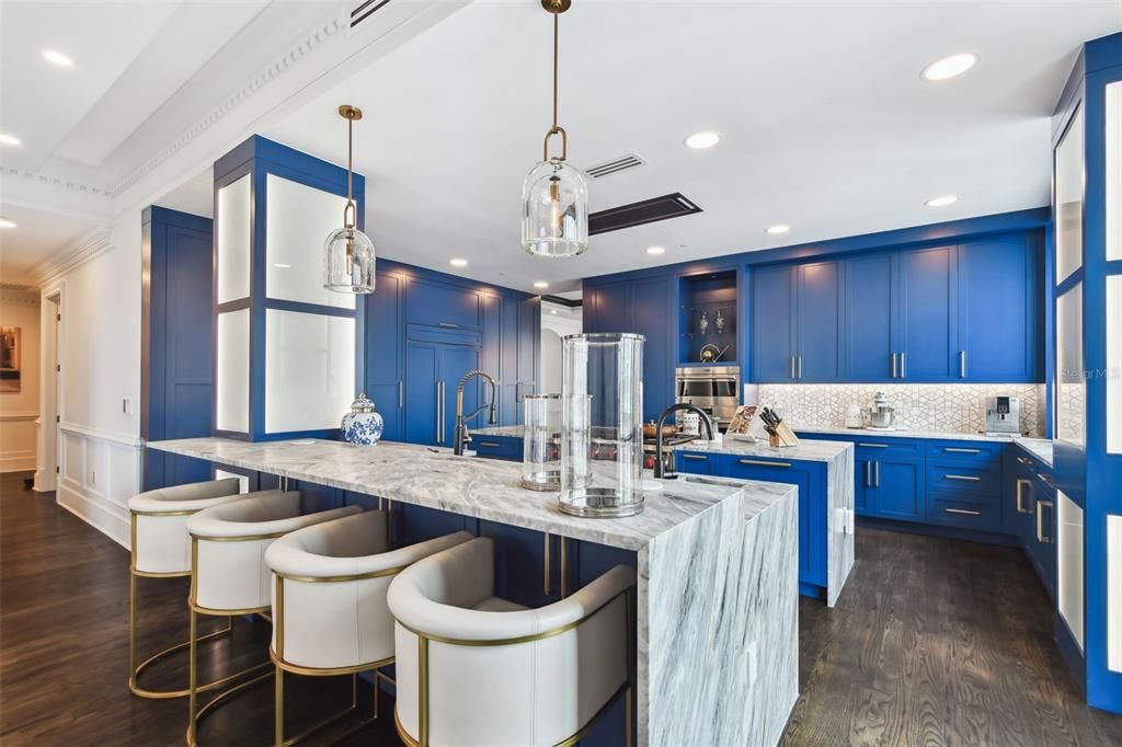 En Venta: $3,995,000 (3 camas, 4 baños, 3980 Pies cuadrados)