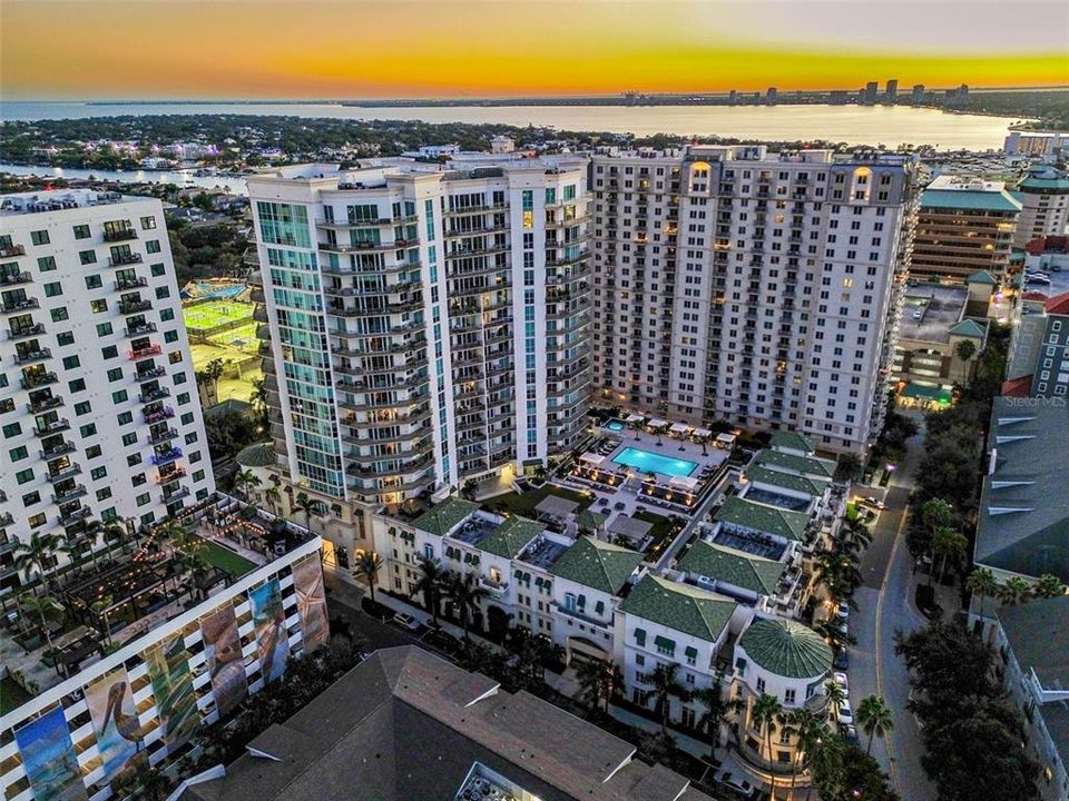 En Venta: $3,995,000 (3 camas, 4 baños, 3980 Pies cuadrados)