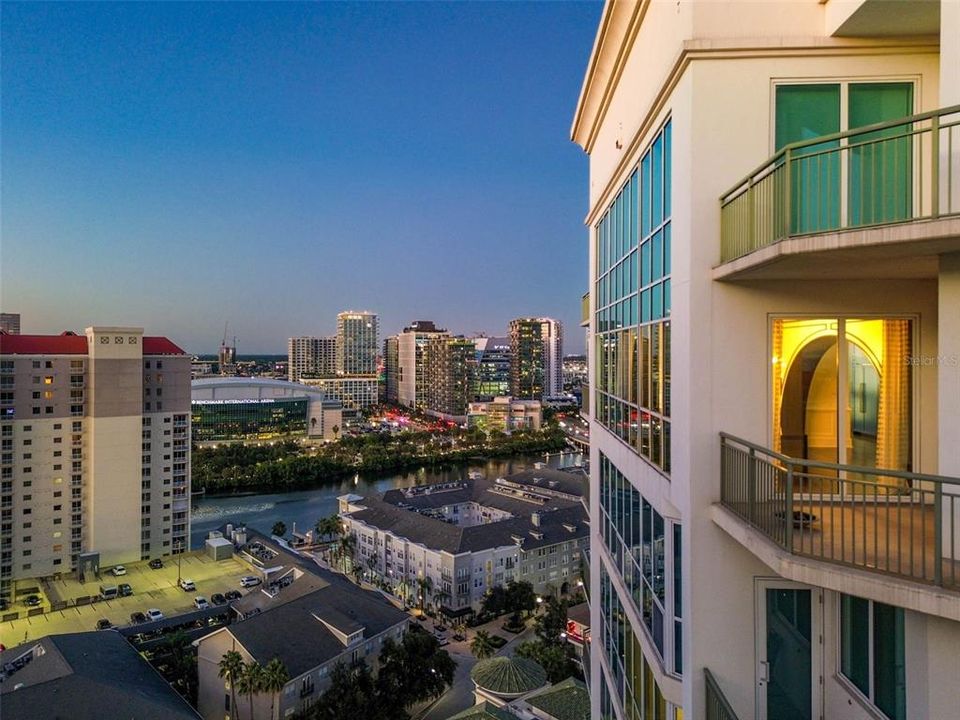 En Venta: $3,995,000 (3 camas, 4 baños, 3980 Pies cuadrados)