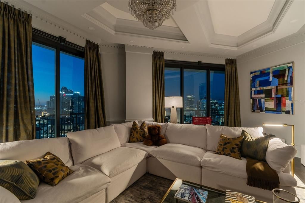 En Venta: $3,995,000 (3 camas, 4 baños, 3980 Pies cuadrados)