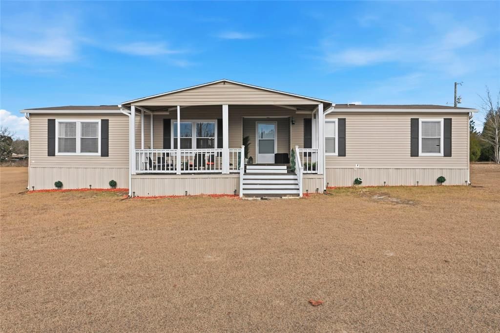 Recently Sold: $339,000 (4 beds, 2 baths, 2512 Square Feet)